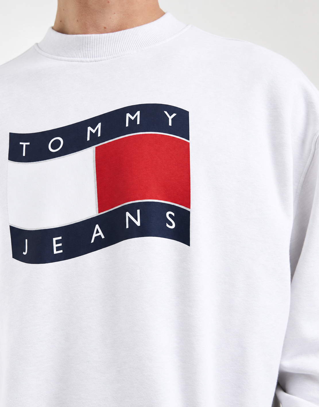 Tommy Jeans Flag Logo Crewneck Sweatshirt – White
