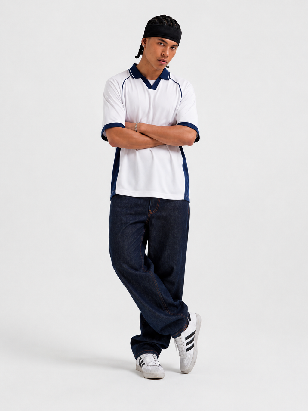AMICI Performance Polo – White & Navy