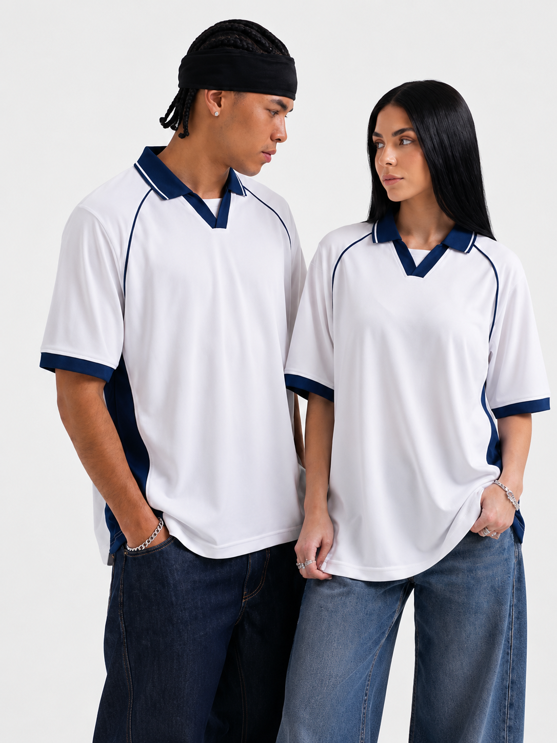 AMICI Performance Polo – White & Navy