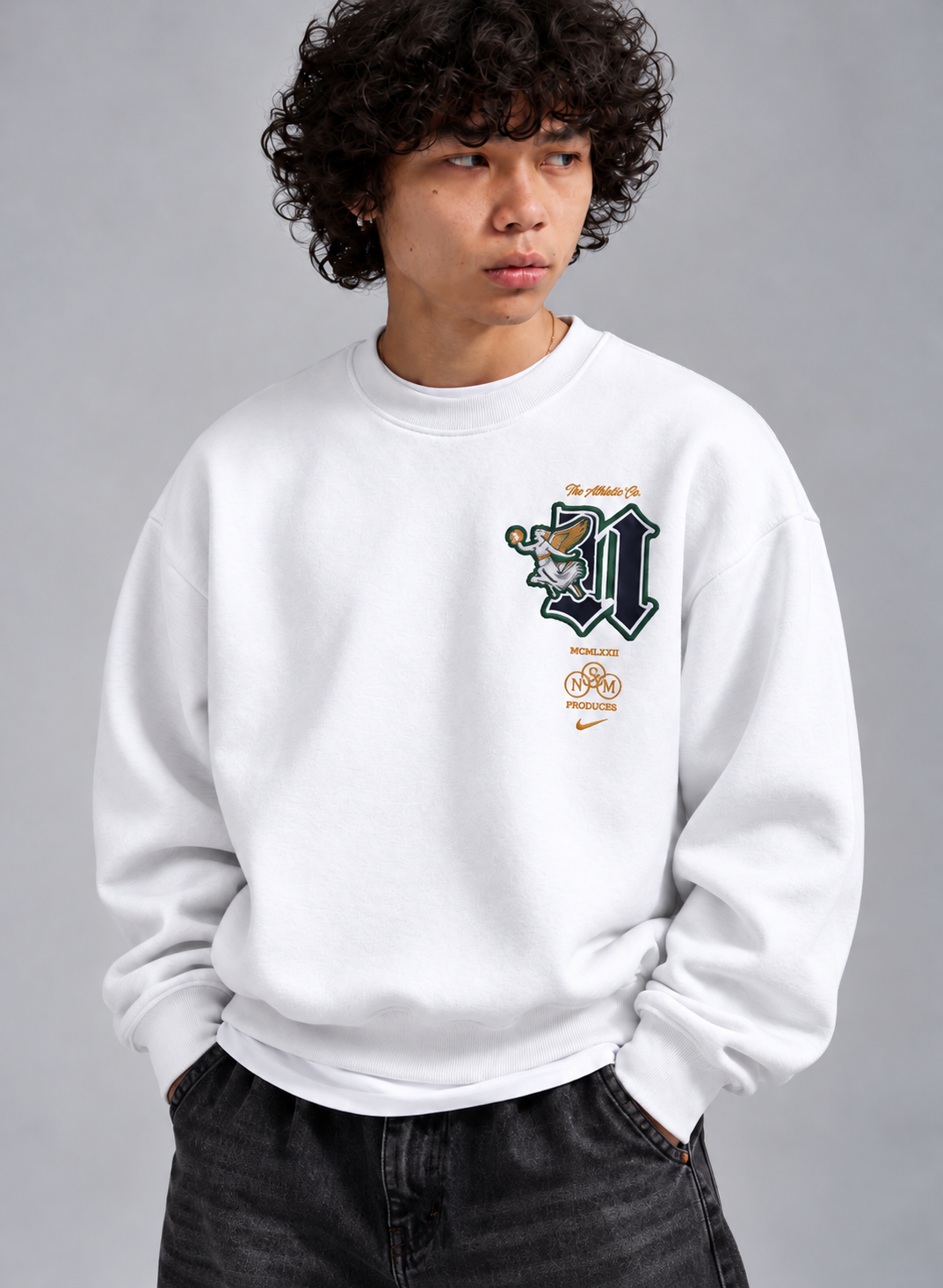 Nike White Heritage Graphic Crewneck – Limited Edition