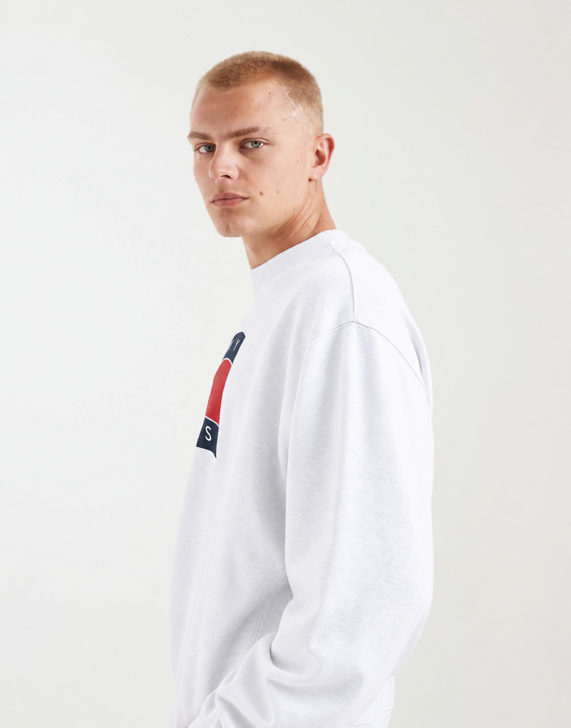 Tommy Jeans Flag Logo Crewneck Sweatshirt – White
