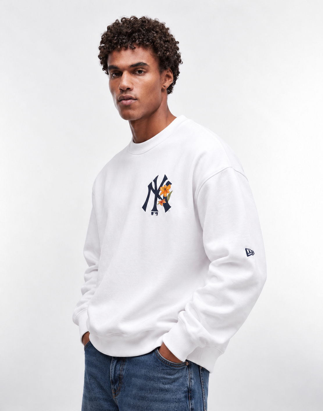 New Era White Floral NY Yankees Crewneck Sweatshirt