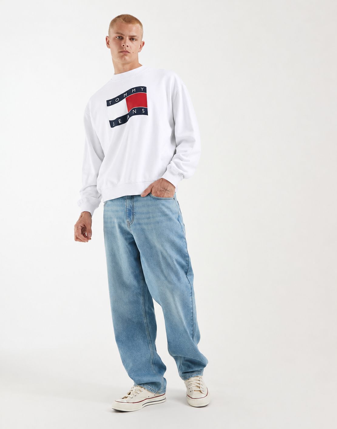 Tommy Jeans Flag Logo Crewneck Sweatshirt – White