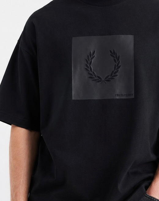 Fred Perry Tonal Laurel Oversized Tee – Black
