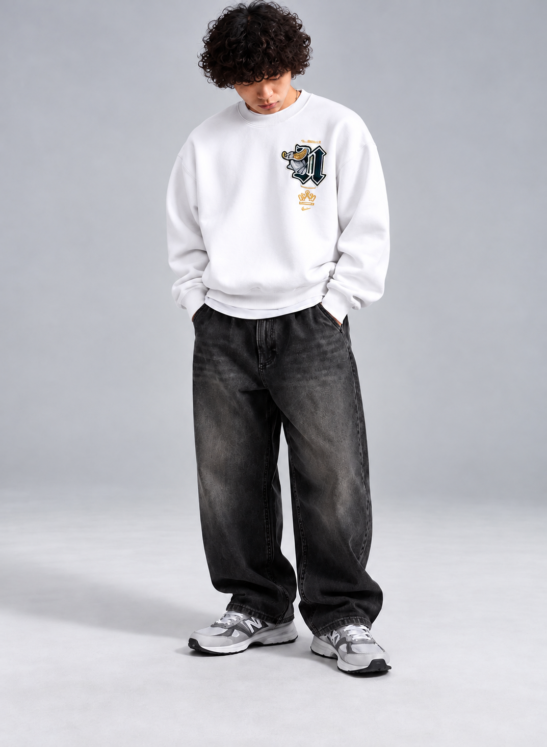 Nike White Heritage Graphic Crewneck – Limited Edition