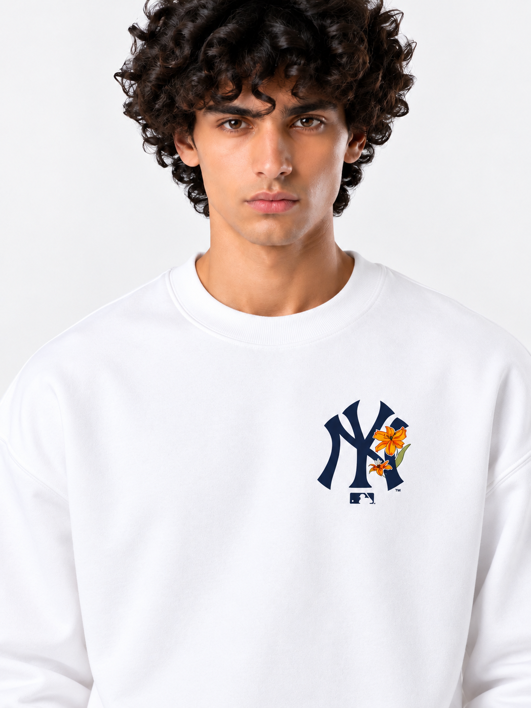 New Era White Floral NY Yankees Crewneck Sweatshirt
