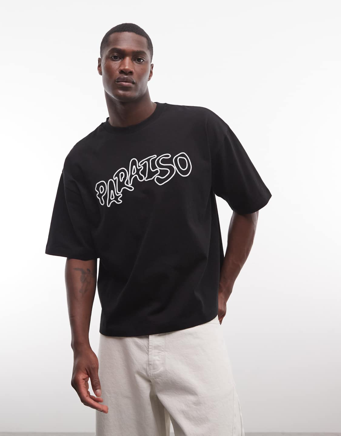 Paraiso Outline Oversized Tee – Black