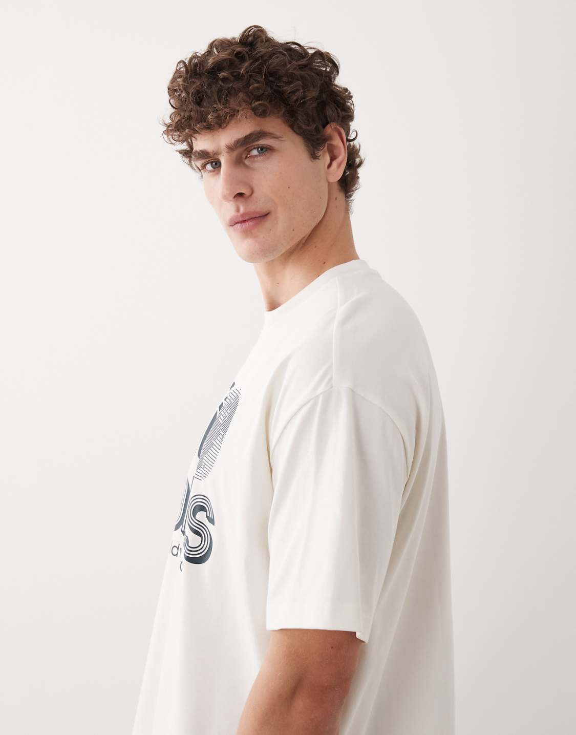 Adidas Worldwide Hoops Oversized Tee – Off White