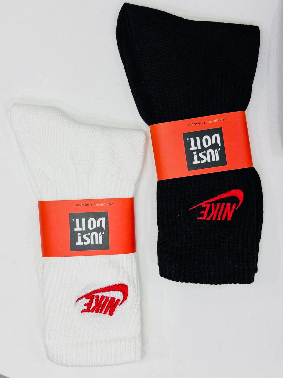 Red nike مطرز (White + Black)
